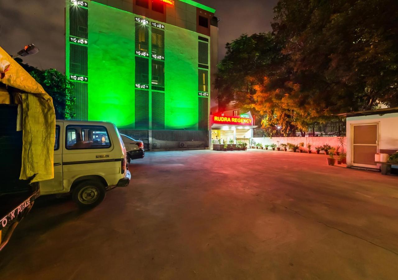 Hotel Rudra Regency Ahmadábád Kültér fotó